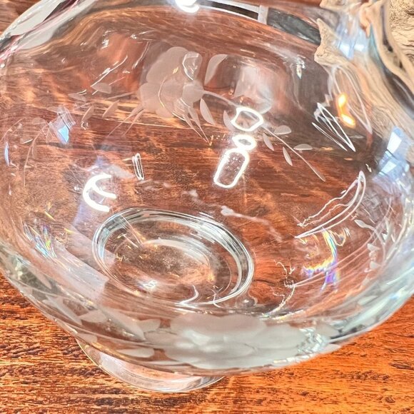 Antique clear etched fluted vase - Picture 4 of 8